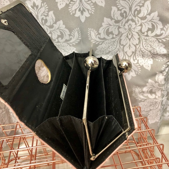 Charlotte Russe Quilted wallet - Picture 4 of 5